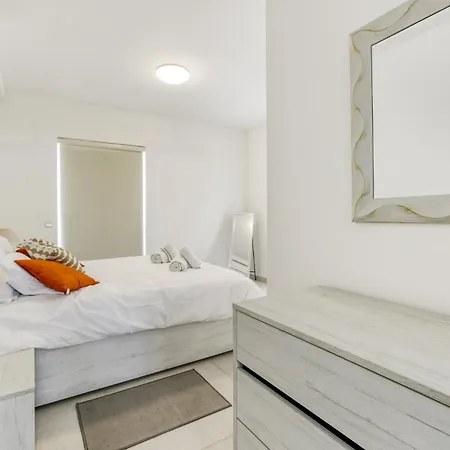 Lägenhet Penthouse With Large Terrace In Gzira