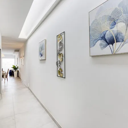 Penthouse With Large Terrace In Lägenhet *