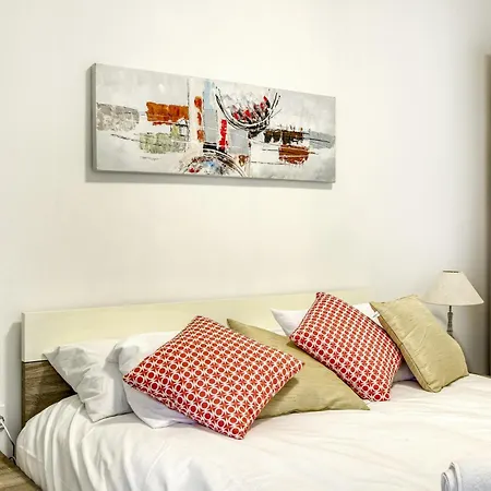 Penthouse With Large Terrace In Lägenhet