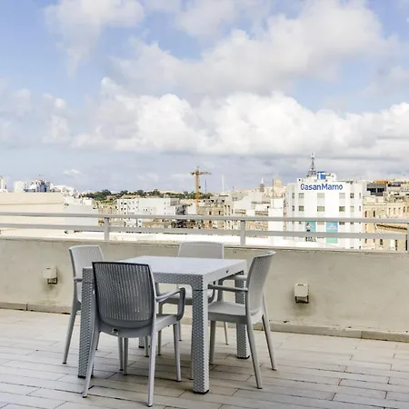 Lägenhet Penthouse With Large Terrace In Gzira