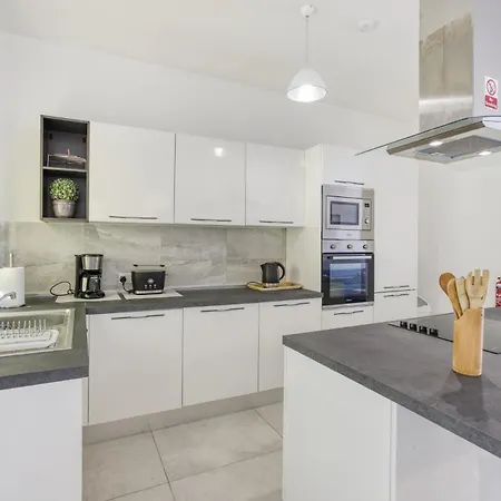 Penthouse With Large Terrace In